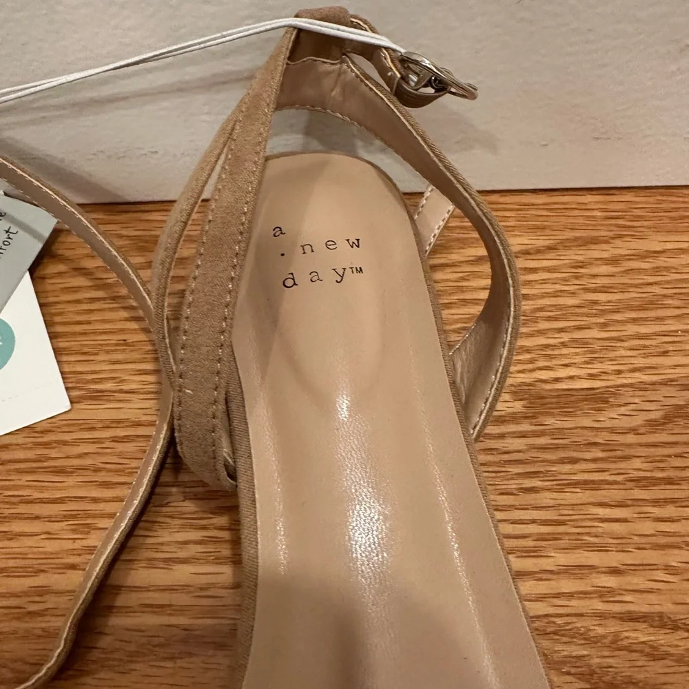 NWT A New Day Winona Ankle Strap Sandals, Taupe, Women’s 8.5 - Picture 3 of 7